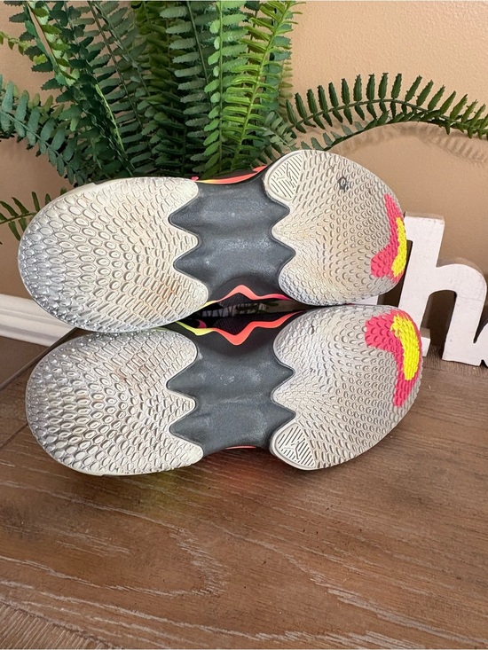 Jordan Why Not Zer0.5 Raging Grace
—Shoe Size 11 main image 11